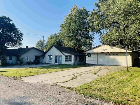 690 W Douglas St, Waterloo, IN 46793 photo 1