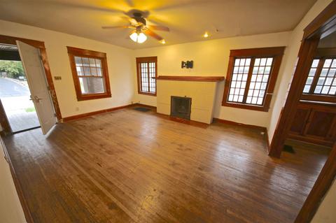 516 E University St, Bloomington, IN 47401 photo 4