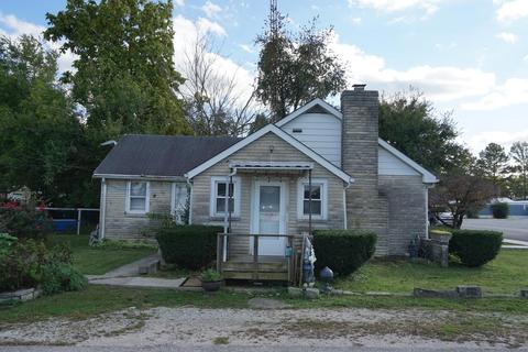 504 S 9th St, Mitchell, IN 47446 photo 4
