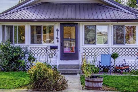 414 E Arnold St, Bluffton, IN 46714 photo 2