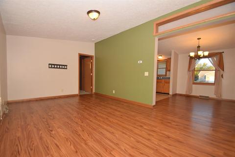 1377 Maple Ln, Nappanee, IN 46550 photo 8