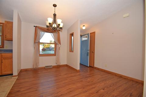 1377 Maple Ln, Nappanee, IN 46550 photo 5