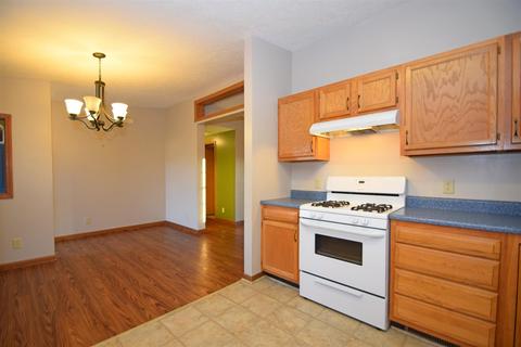 1377 Maple Ln, Nappanee, IN 46550 photo 4