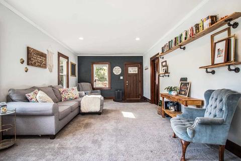 206 E Wabash Ave, Wakarusa, IN 46573 photo 5
