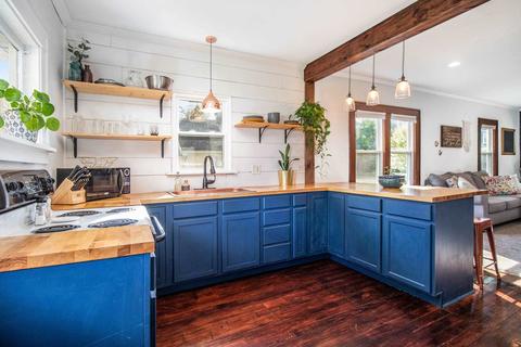 206 E Wabash Ave, Wakarusa, IN 46573 photo 8