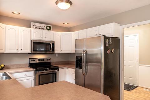 10285 Red Raspberry Ln, Granger, IN 46530 photo 17