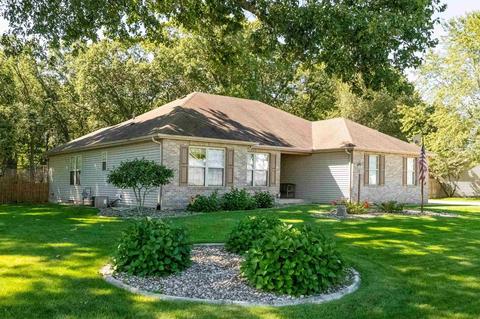 10285 Red Raspberry Ln, Granger, IN 46530 photo 1