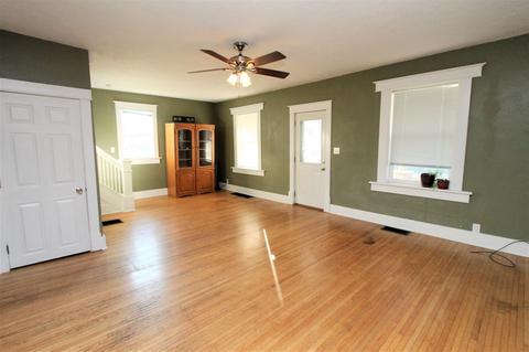 408 E 3rd St, Brookston, IN 47923 photo 3