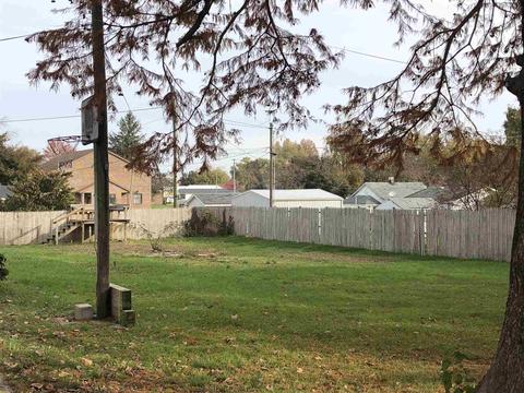 907 Lawrence St, Mitchell, IN 47446 photo 7