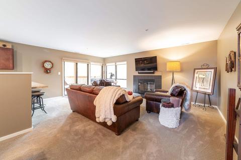 9475 S Pointe Lasalles Dr, Bloomington, IN 47401 photo 6