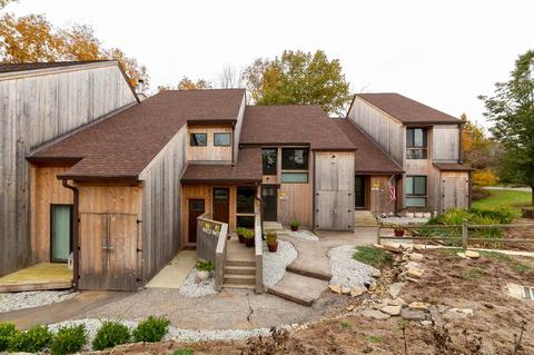 9475 S Pointe Lasalles Dr, Bloomington, IN 47401 photo 1