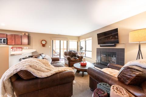 9475 S Pointe Lasalles Dr, Bloomington, IN 47401 photo 7