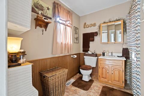 215 W Logan St, Markle, IN 46770 photo 9