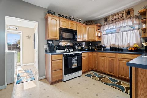 215 W Logan St, Markle, IN 46770 photo 7