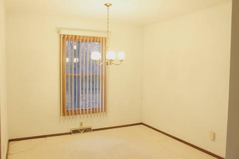 1514 E Clairmont Pl, Bloomington, IN 47401 photo 5