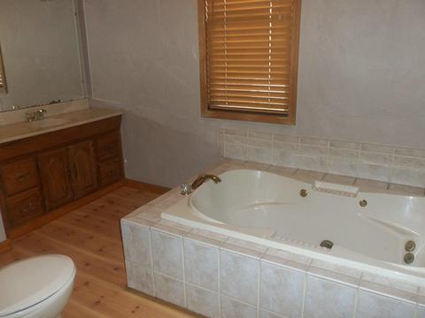 588 E 3rd St, Peru, IN 46970 photo 9