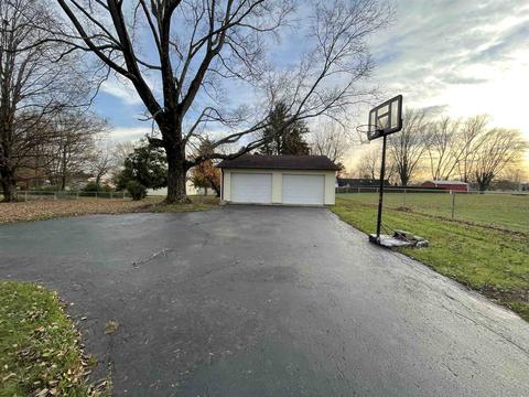 1470 W Hancock Ave, Mitchell, IN 47446 photo 4