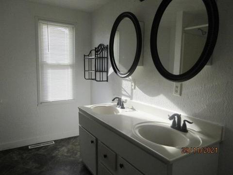 414 E Lafayette, Lagrange, IN 46761 photo 11