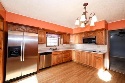 813 E 9th St, Auburn, IN 46706 photo 5