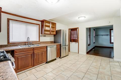 113 E Hammontree St, Larwill, IN 46764 photo 8