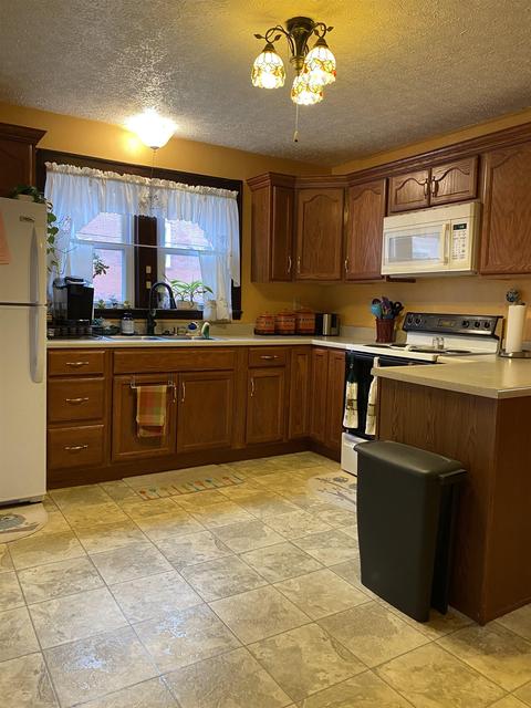 1302 Mill St, Jasper, IN 47546 photo 2