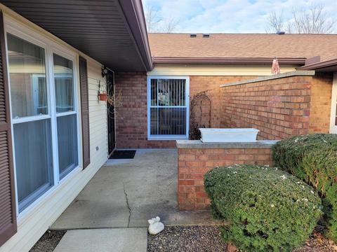 1115 E Regency Dr, Bloomington, IN 47401 photo 2