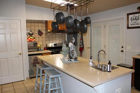 340 S Wine St, Lyons, IN 47443 photo 4