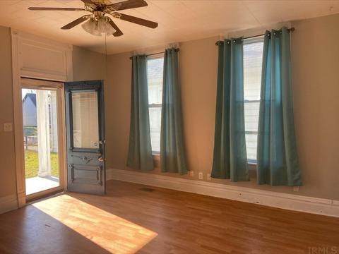 421 E Third St, Mount Vernon, IN 47620 photo 3