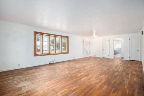 308 Broad Ave, Nappanee, IN 46550 photo 5