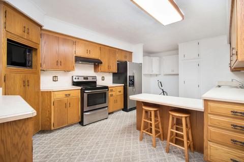 308 Broad Ave, Nappanee, IN 46550 photo 9