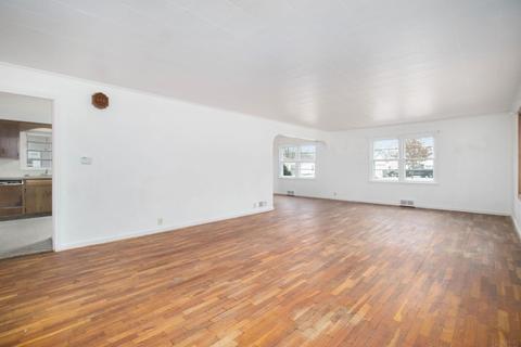 308 Broad Ave, Nappanee, IN 46550 photo 6