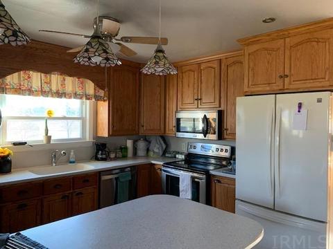 9215 E Division Rd, Akron, IN 46910 photo 2