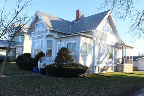 309 E 3rd St, Brookston, IN 47923 photo 2