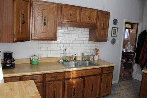 309 E 3rd St, Brookston, IN 47923 photo 4