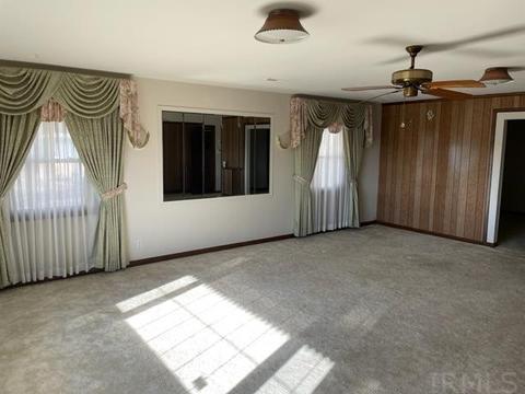 406 E Chestnut St, Chalmers, IN 47929 photo 4