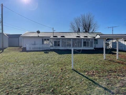406 E Chestnut St, Chalmers, IN 47929 photo 10