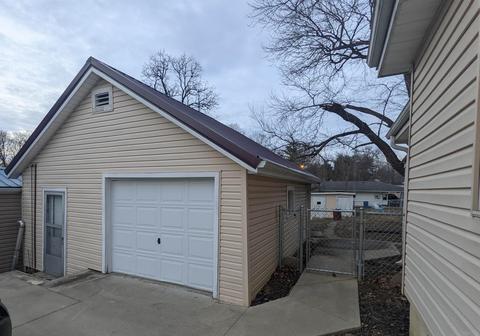310 E Walnut St, Odon, IN 47562 photo 5