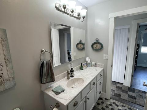 227 E Bragg Ave, Upland, IN 46989 photo 14