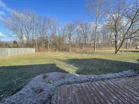 227 E Bragg Ave, Upland, IN 46989 photo 2
