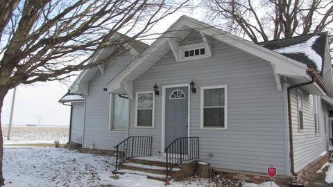 707 E Main St, Chalmers, IN 47929 photo 1