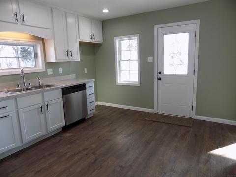 1004 E Walnut St, Nappanee, IN 46550 photo 3