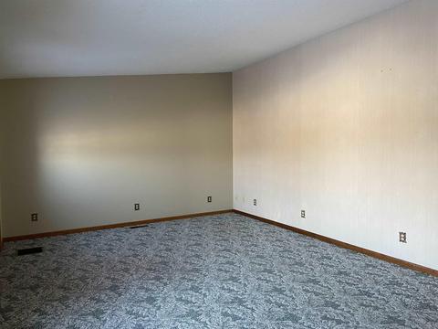 265 E Spring St, Peru, IN 46970 photo 8