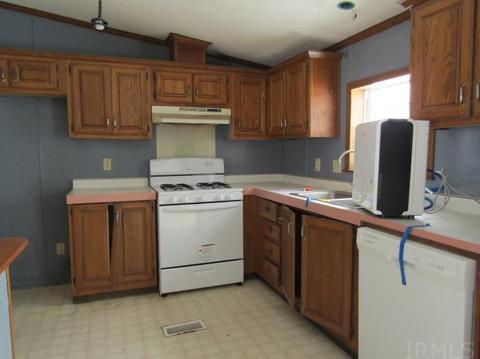 1835 W Maple Ln, Claypool, IN 46510 photo 4
