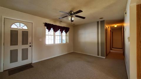 607 E Steele Dr, Syracuse, IN 46567 photo 3