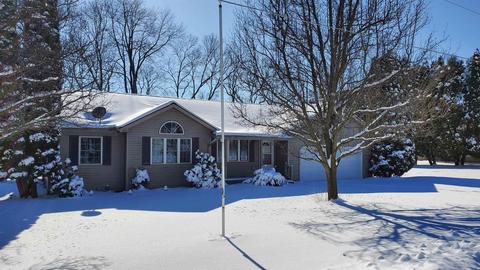 607 E Steele Dr, Syracuse, IN 46567 photo 1