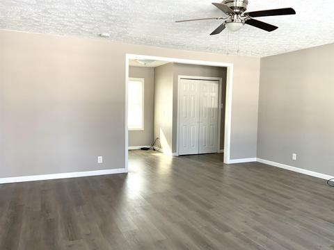 125 Pleasant View Dr, Mitchell, IN 47446 photo 4