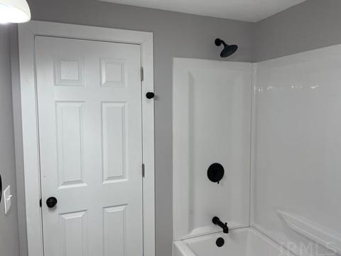 525 E 3rd St, Peru, IN 46970 photo 9