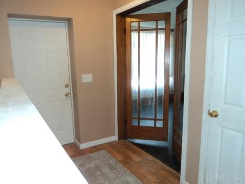 112 E Jackson St, Mentone, IN 46539 photo 2