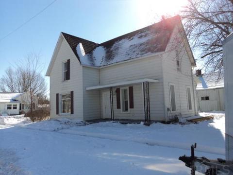 112 E Jackson St, Mentone, IN 46539 photo 1