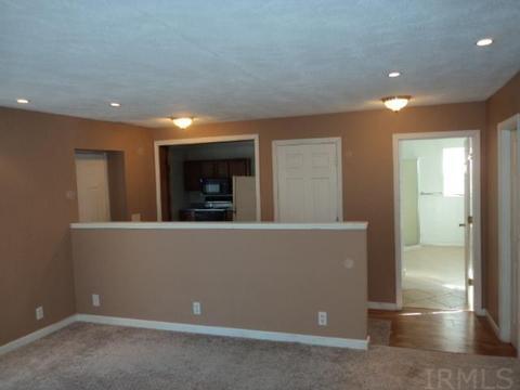 112 E Jackson St, Mentone, IN 46539 photo 4